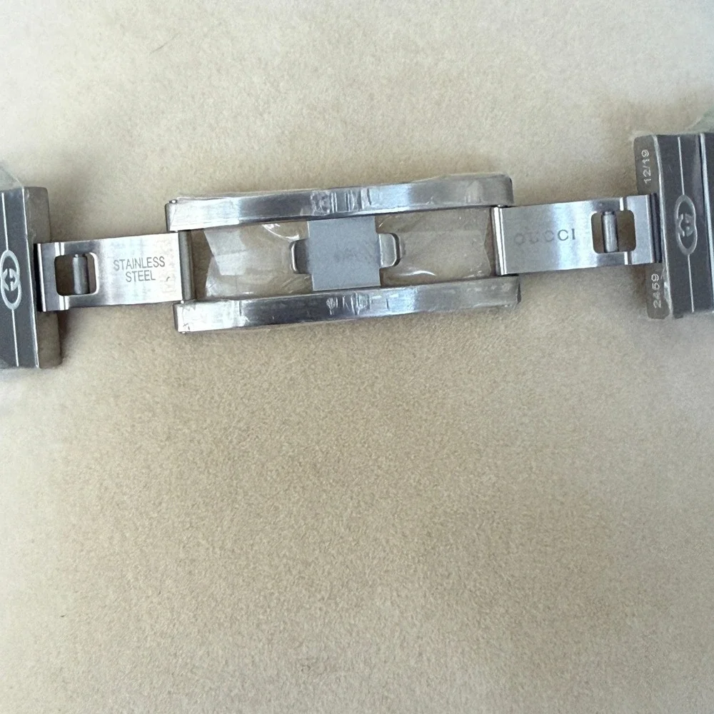 Gucci Grip Watch YA157401 Stainless Steel Silver Logo Engraved Swiss Made 38mm